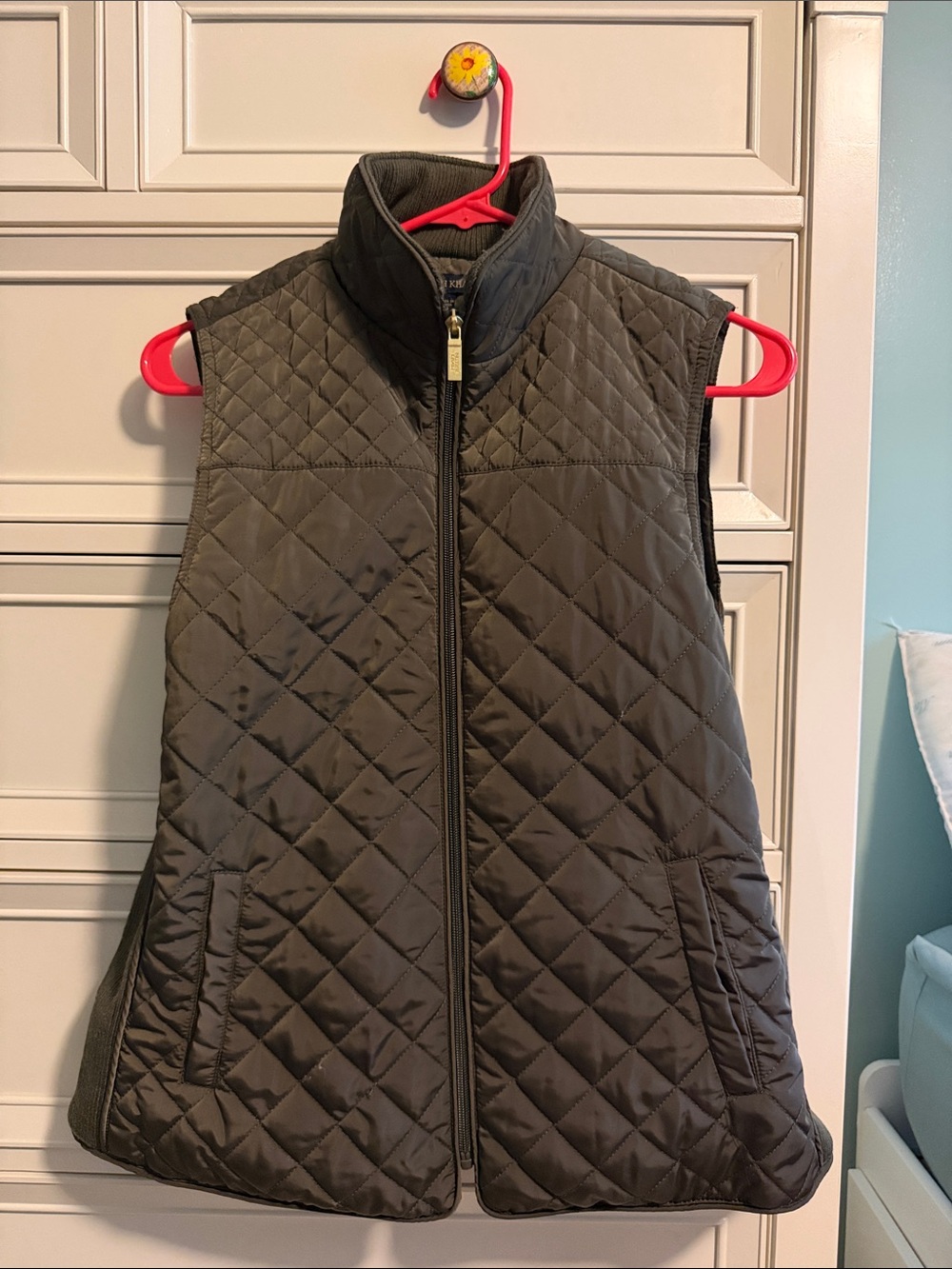 British Khaki Quilted Sleeveless Vest in Olive
